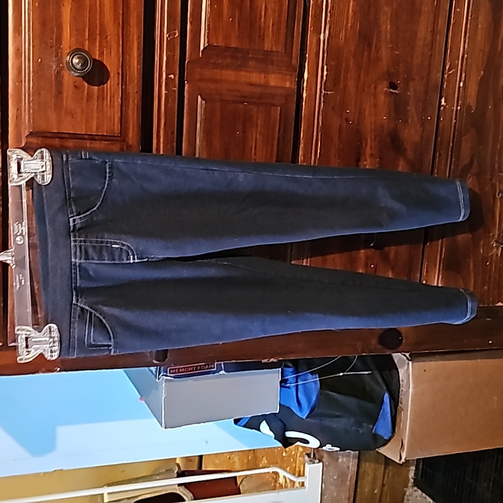 !!.  Girls Size 5 jean Leggings.